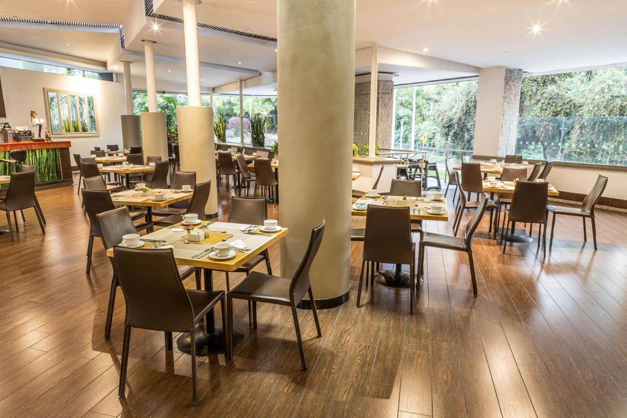Four Points By Sheraton Medellín Esterno foto